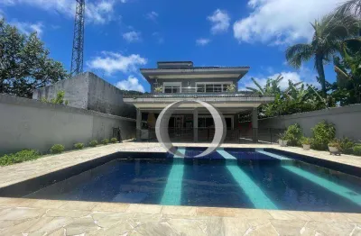Guaiuba linda residencia, com piscina, muito bem localizada