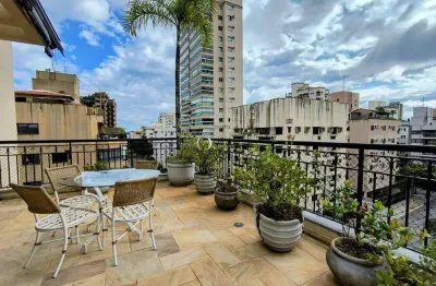 Cobertura duplex reformada em fino acabamento, poucos metros da praia da enseada - guarujá/sp