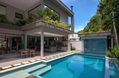 Riviera, casa de altissimo padrão, finamente decorada com 6 suites.