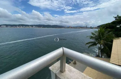 Apartamento refomado com 4 quartos, sendo 2 suítes, piscina privativa e vista total para o mar, localizado na praia da enseada
