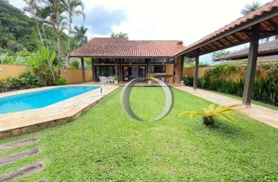 Casa térrea em condomínio fechado com 4 quartos sendo 1 suíte, localiazado na paraia do pernambuco