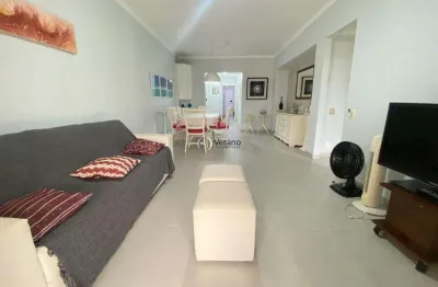 Apartamento com 3 quartos, sendo 1 suíte na praia da eseada, guarujá