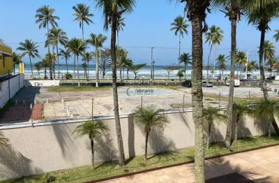 Casa em condomínio fechado a pouco passos da praia da enseada
