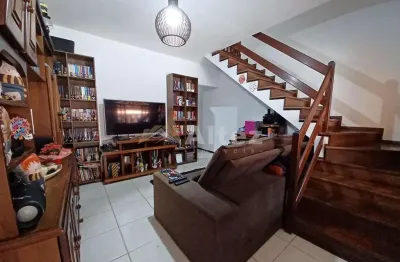 Casa geminada, 2 quartos, condomínio com lazer, parque são luiz, teresópolis