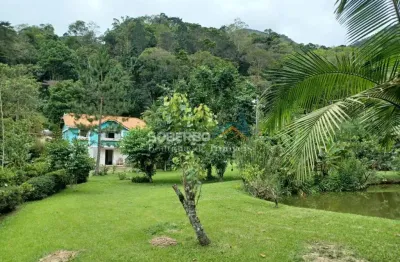Sítio c/ 3.900 m2, casa 3 quartos, piscina, sauna, lago, nascente, montanhas, teresópolis, rj