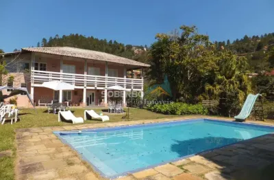 Casa 5 suítes, terreno c/ 2350 m2, quintal e jardim plano, piscina, sauna, albuquerque, teresópolis, rj