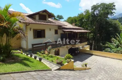 Casa 3 quartos (1 suíte c/ hidro e closet), quintal c/ 2.280 m2, parque do imbuí, teresópolis, rj