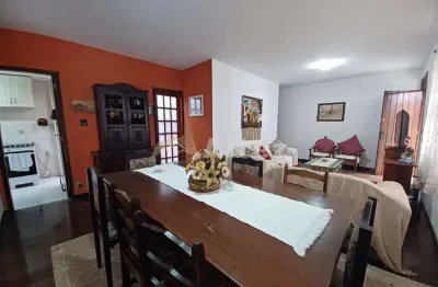 Casa 3 quartos em condomínio com piscina e lazer, alto, teresópolis, rj