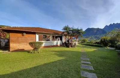 Casa linear, 3 quartos +3 anexos, quintal, piscina, caxangá, teresópolis