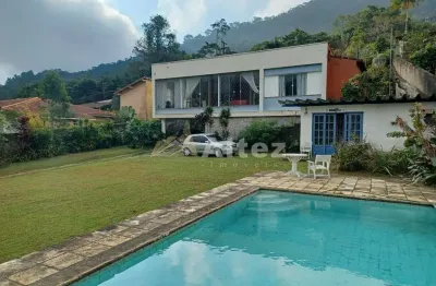 Casa com quintal e piscina, terreno c/ 1210 m2, carlos guinle, alto, teresópolis
