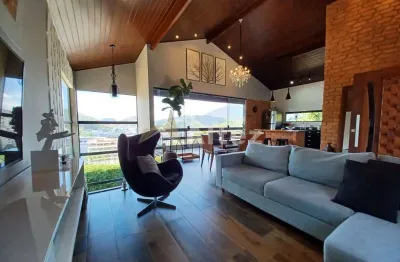 Casa 3 quartos, quintal, área gourmet, agriões, teresópolis