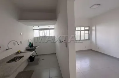 Apartamento à venda em Santana todo reformado, com 1 dormitório, 1 sala, cozinha e 1 vaga .