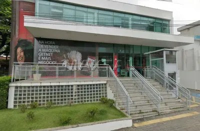 Prédio comercial com  2 pavimentos e 8 banheiros para alugar, alto da lapa, de 903 m².