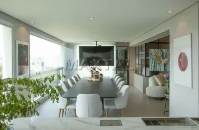 Apartamento com 231m² , 4 dormitórios sendo 4 suítes , 4 vagas, varanda gourmet, em santana.