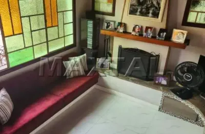 Casa térrea com 350m², 4 dormitórios, 3 suítes, 6 vagas de garagem em tremembé.