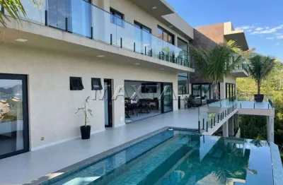 Casa a venda  com 750m²,em ilhabela  com 10 dormitórios, sendo 10 suítes.