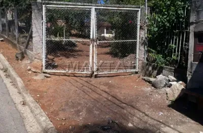 Chácara com 1.918,88 m² com 2 casas no local próximo ao centro de pinhalzinho.
