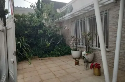 Casa com 3 dormitórios em excelente local. com 3 vagas, terreno 9 metros de frente x 25 metros