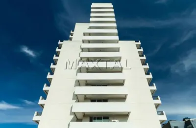 Sala comercial à venda de 35m², 2 banheiros, varanda e vaga de garagem, em santana.