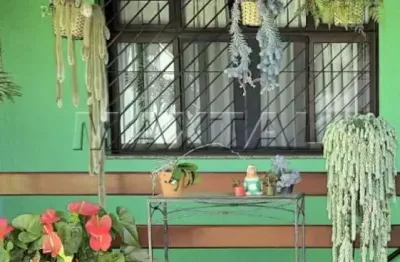 Sobrado na vila aurora 200m², com edícula, 3 dormitórios, 3 banheiros e 2 vagas.