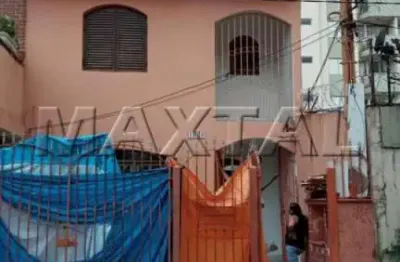 Sobrado em santana, muito próximo à av. braz leme, precisando de reforma e com vaga.