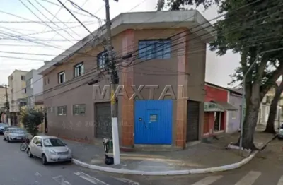 Prédio comercial à venda, loja e sobreloja, com boa renda está a 900 metrôs do metrô.