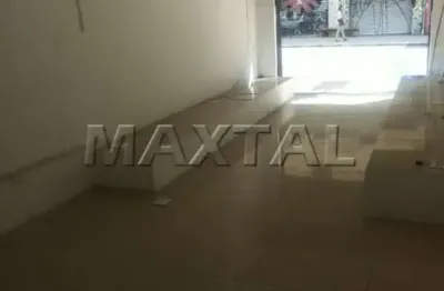 Loja com banheiro e copa travessa da Voluntários da Pátria, ao Lado do Metrô Santana.