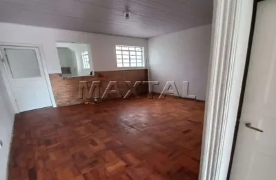 Sobrado à venda, de 120m² no bom retiro, 3 dormitórios, 2 banheiros e quintal.