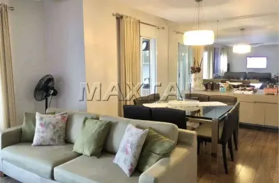 Apartamento de 179 m², mobiliado, 4 dormitórios, 3 suítes, 5 banheiros, 3 vagas