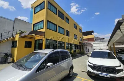 Galpão 3.280m², pátio com ponte rolante, escritório,  fica próximo a rod. presidente dutra.