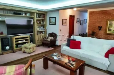 Casa em condomínio fechado, 4 dormitórios, 4 suítes, 6 banheiros e 8 vagas, em santana.