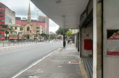Loja comercial, ao lado do metrô , 300 m² com 04 banheiros, 4 vagas ao lado do metrô