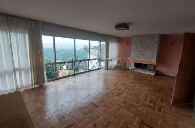 Sobrado à venda de 240m², com 3 quartos e 4 banheiros, no  jardim são bento.