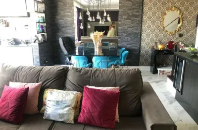 Apartamento à venda de 90m², com 2 dormitórios, 1 suíte e 2 vagas, na santa teresinha.