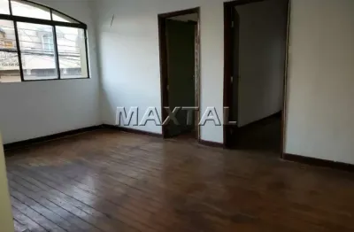 Conjunto comercial com 90m², de esquina, segundo piso com 6 salas, 2 banheiros na região da lapa