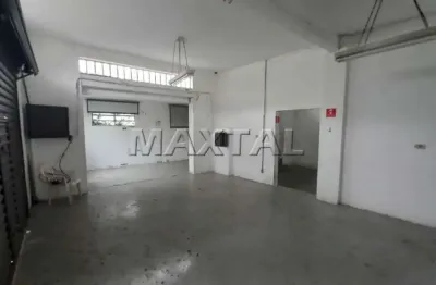 Excelente galpão com área de salão, divisão de 100m², 3 banheiros e 3 escritórios.