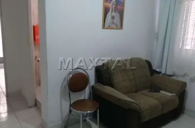 Apartamento no térreo à venda com 1 dormitório, sala, banheiro, e terracinho, em santana.