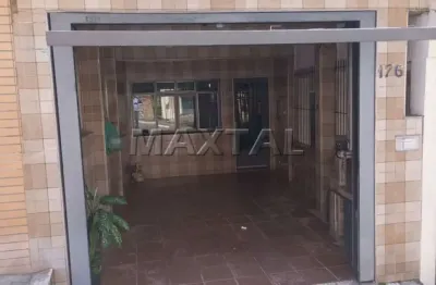 Sobrado à venda com 2 dormitórios, na vila ester, sala, cozinha, banheiro, área de serviço e vaga.