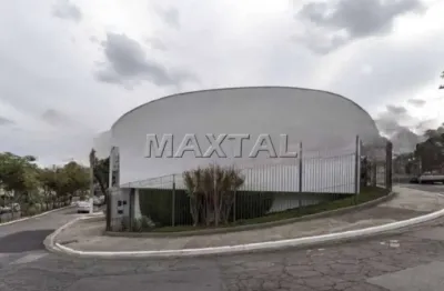 Prédio comercial de esquina, 411m², aluga na casa verde, com 15 vagas e vagas para cliente