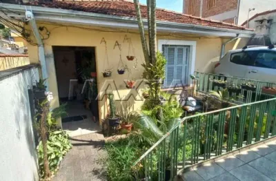 Casa para venda com 3 dormitórios, 3 salas, edicula mais 2 moradias com 10 de frente  boa para renda