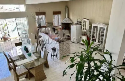 Casa de condomínio, 3 suítes, 4 banheiros e 6 vagas, no bairro de  santana.