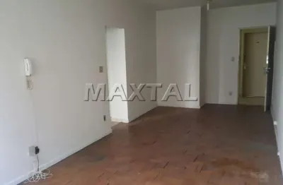 Apartamento na santa efigênia, próximo do centro com um dormitório, sala, cozinha e banheiro.