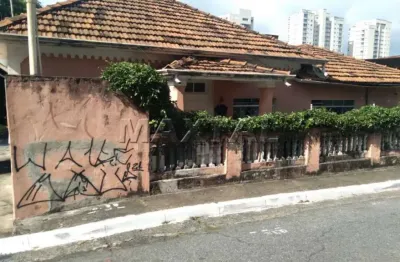 Terreno à venda com duas casas, 2 dormitórios, sala, cozinha, na santa teresinha.