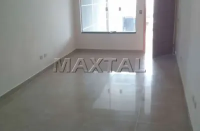 Sobrado na zona norte, bairro vila roque, 3 dormitórios sendo 1 suíte, 2 vagas cobertas com 125 m².
