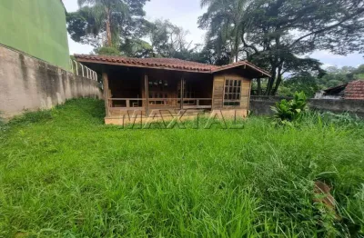 Casa à venda no horto florestal, pré fabricada com 750 metros de terreno, em rua sem saída.