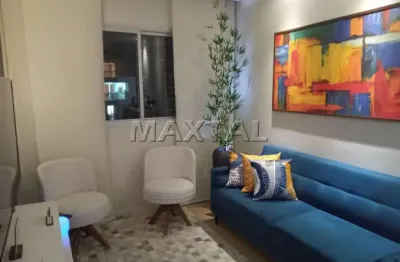 Apartamento à venda com 2 dormitórios , sendo 1 suíte e 1 vaga de garagem. santa teresinha.