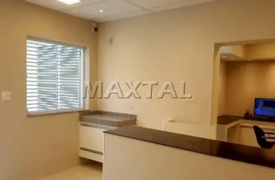 Sobrado à venda em santana com 150m², com 6 salas, 2 vagas, e 2 banheiros.