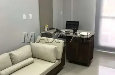 Sala comercial com 43m², com sacada , 2 salas, 1 banheiro, com vaga de garagem em santana.