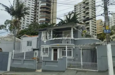 Sobrado à venda de  210m², com 3 dormitórios, 1 suíte e 2 vagas em santana.