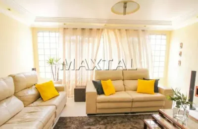 Sobrado no jardim tremembé, 200m², 3 dormitórios com suítes,  sala e 2 vagas de garagem.